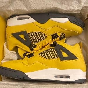 Air Jordan 4 retro tour yellow lightning